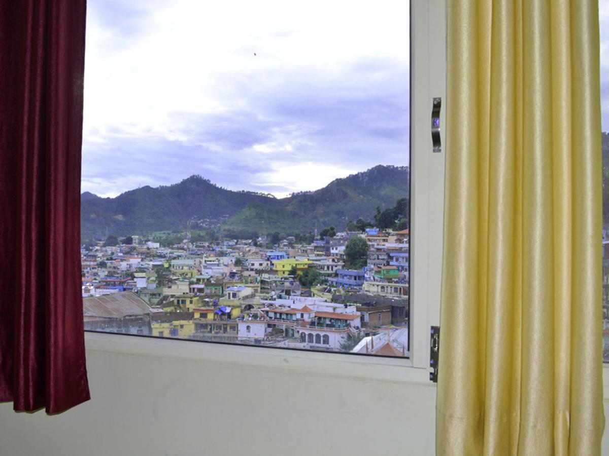 Oyo 37525 Hotel Mall Palace Pithorāgarh Esterno foto