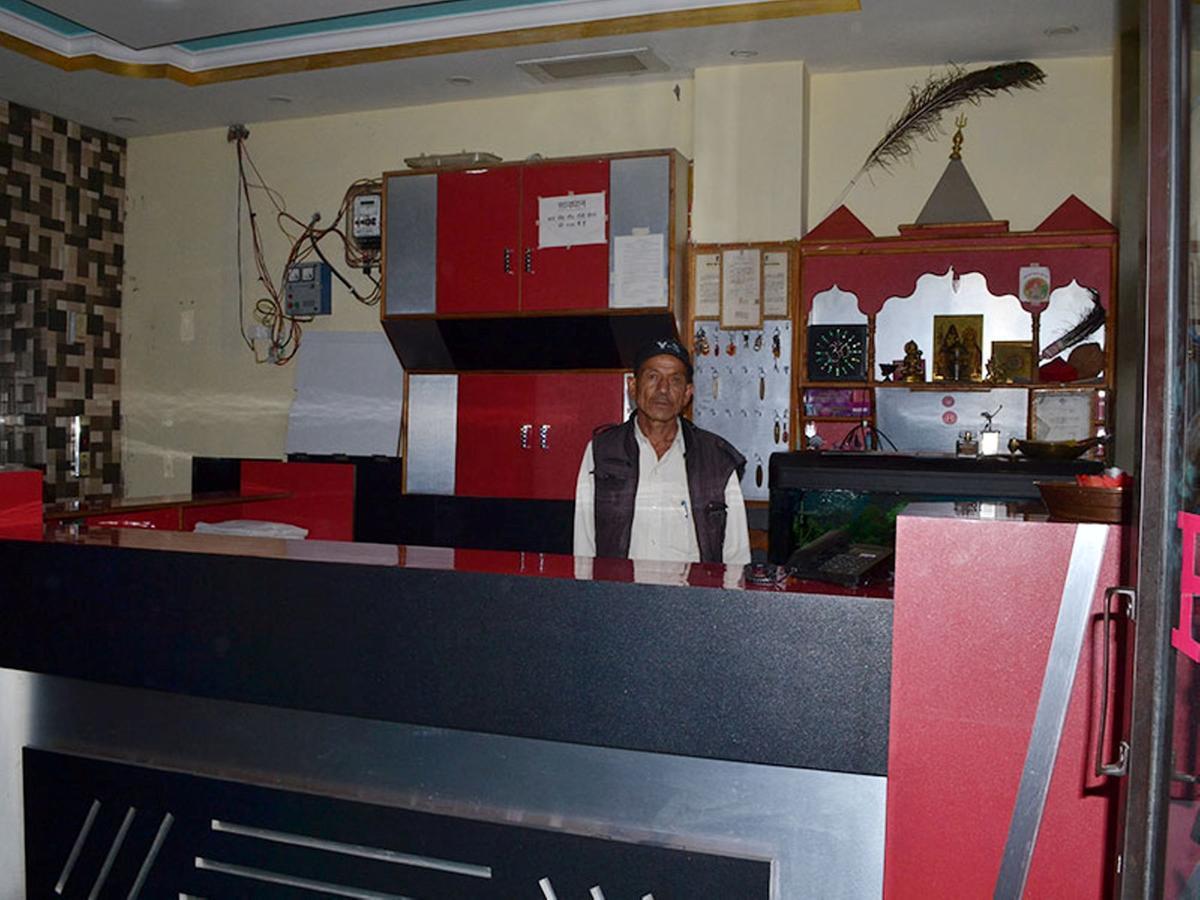 Oyo 37525 Hotel Mall Palace Pithorāgarh Esterno foto