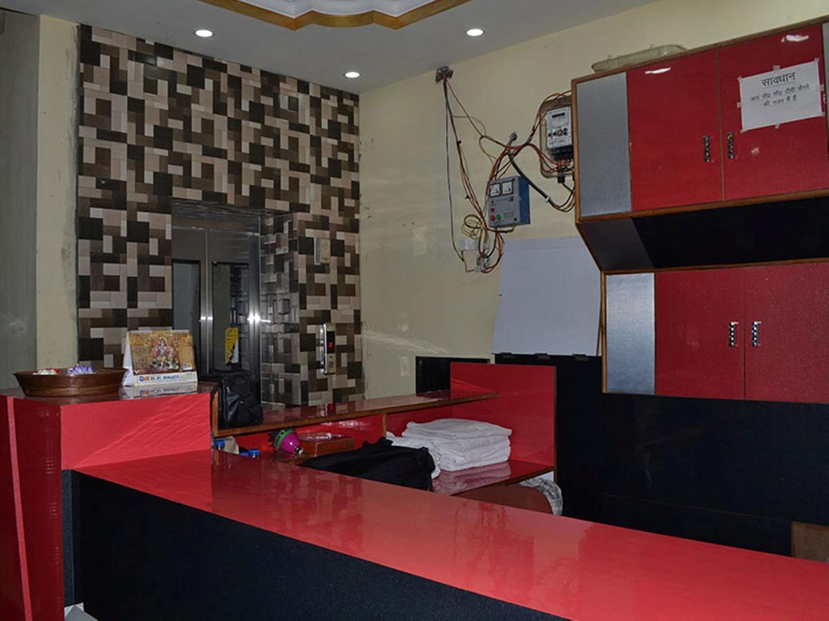 Oyo 37525 Hotel Mall Palace Pithorāgarh Esterno foto