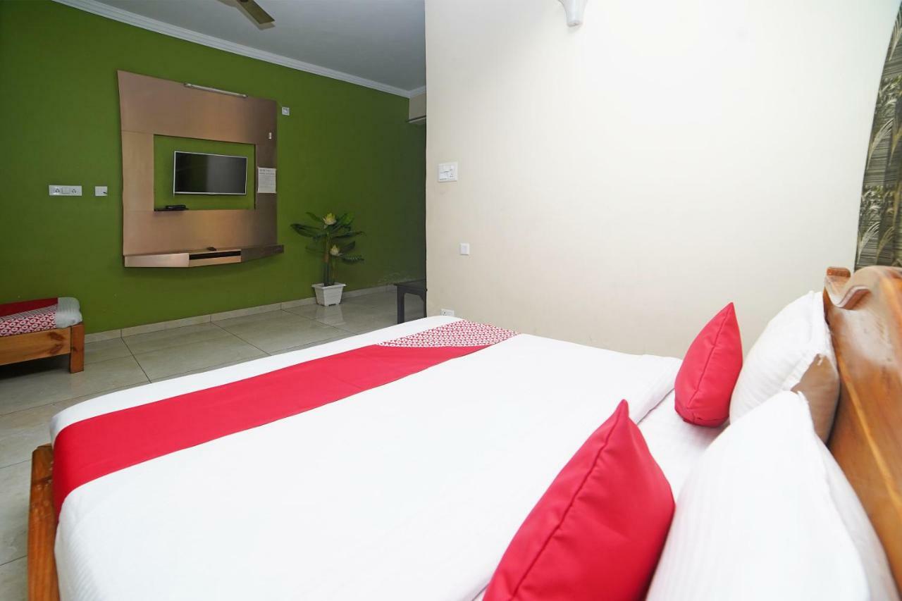 Oyo 37525 Hotel Mall Palace Pithorāgarh Esterno foto