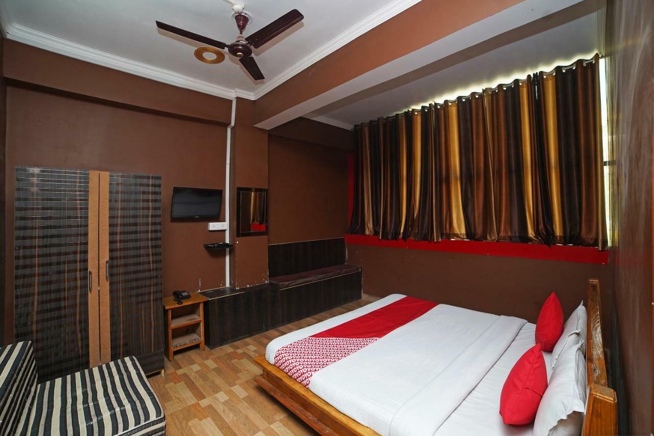 Oyo 37525 Hotel Mall Palace Pithorāgarh Esterno foto