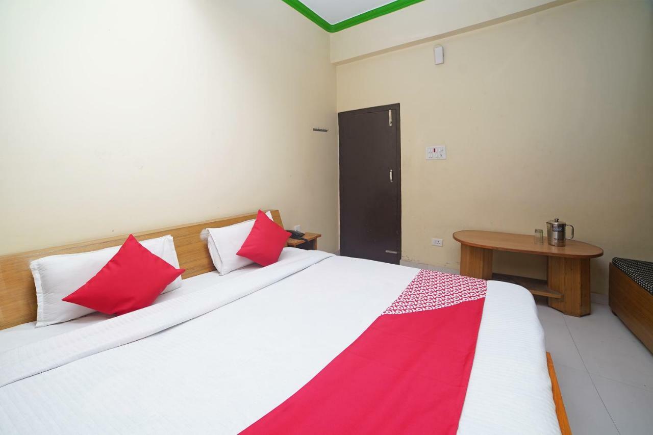 Oyo 37525 Hotel Mall Palace Pithorāgarh Esterno foto